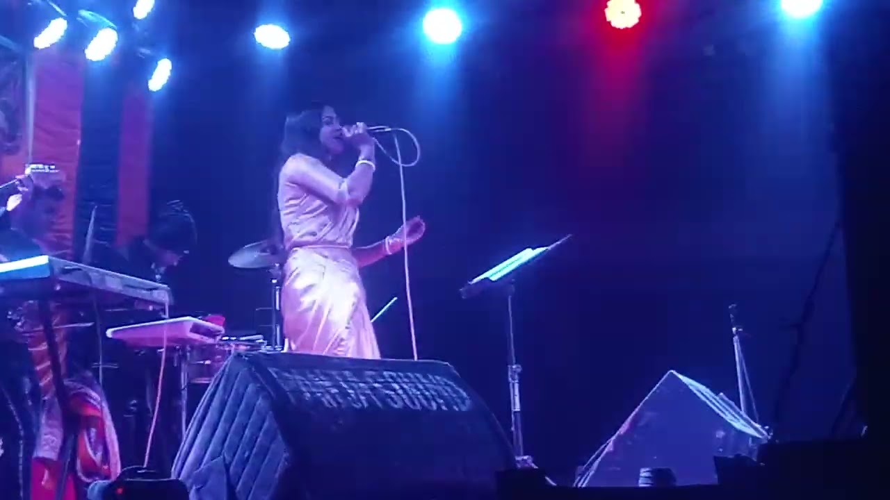 স্টেজ প্রোগ্রাম হিন্দি গান 🎶🎵#funny #fullpublic #lovesongs 