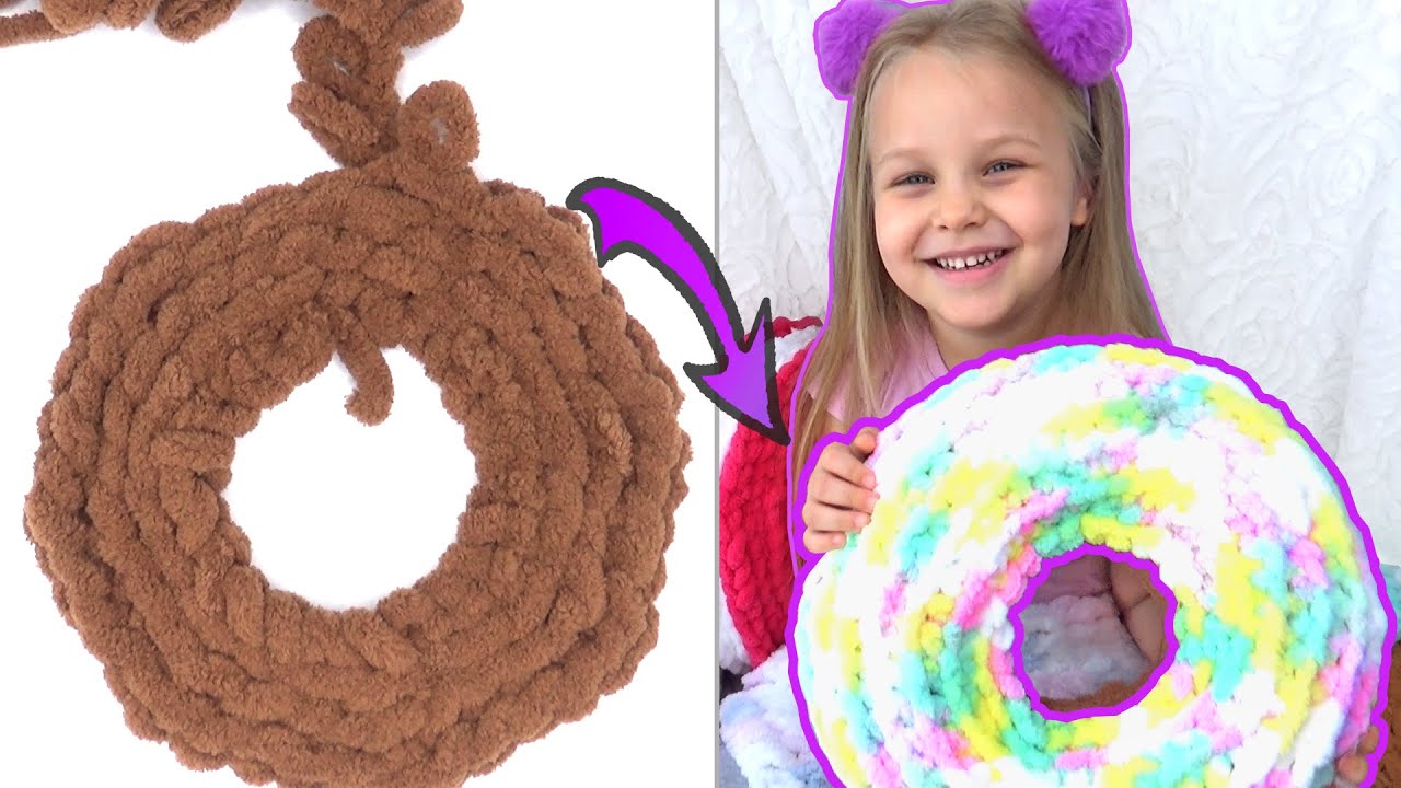 Arm knitting | Knitted pillow | Loop yarn