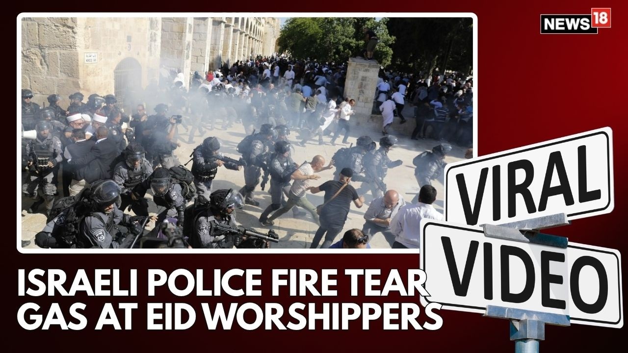 Eid Prayers Disrupted; Tear Gas Fired at Crowd By Israeli Police | N18S