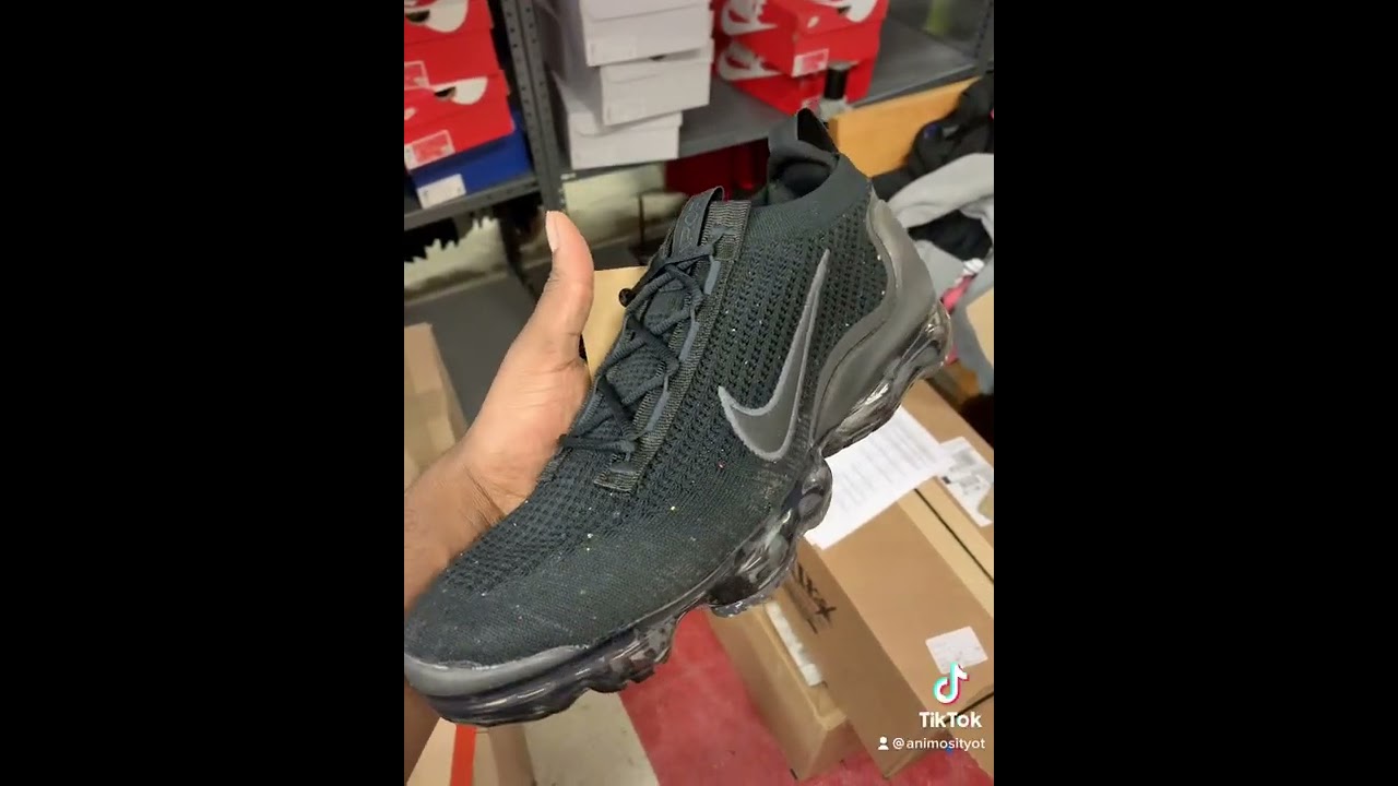 NIKE AIR VAPORMAX 2021 FLYKNIT RUNNING SHOES 
