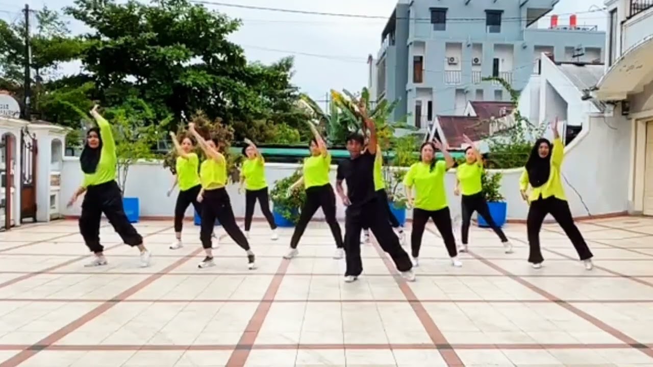 Golden X Line Dance 
