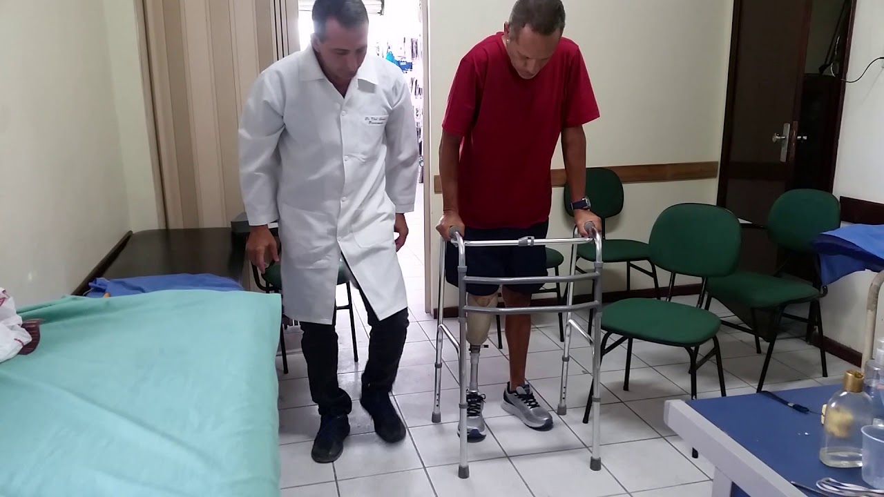 Orientação para casa do treino inicial do uso da prótese transtibial