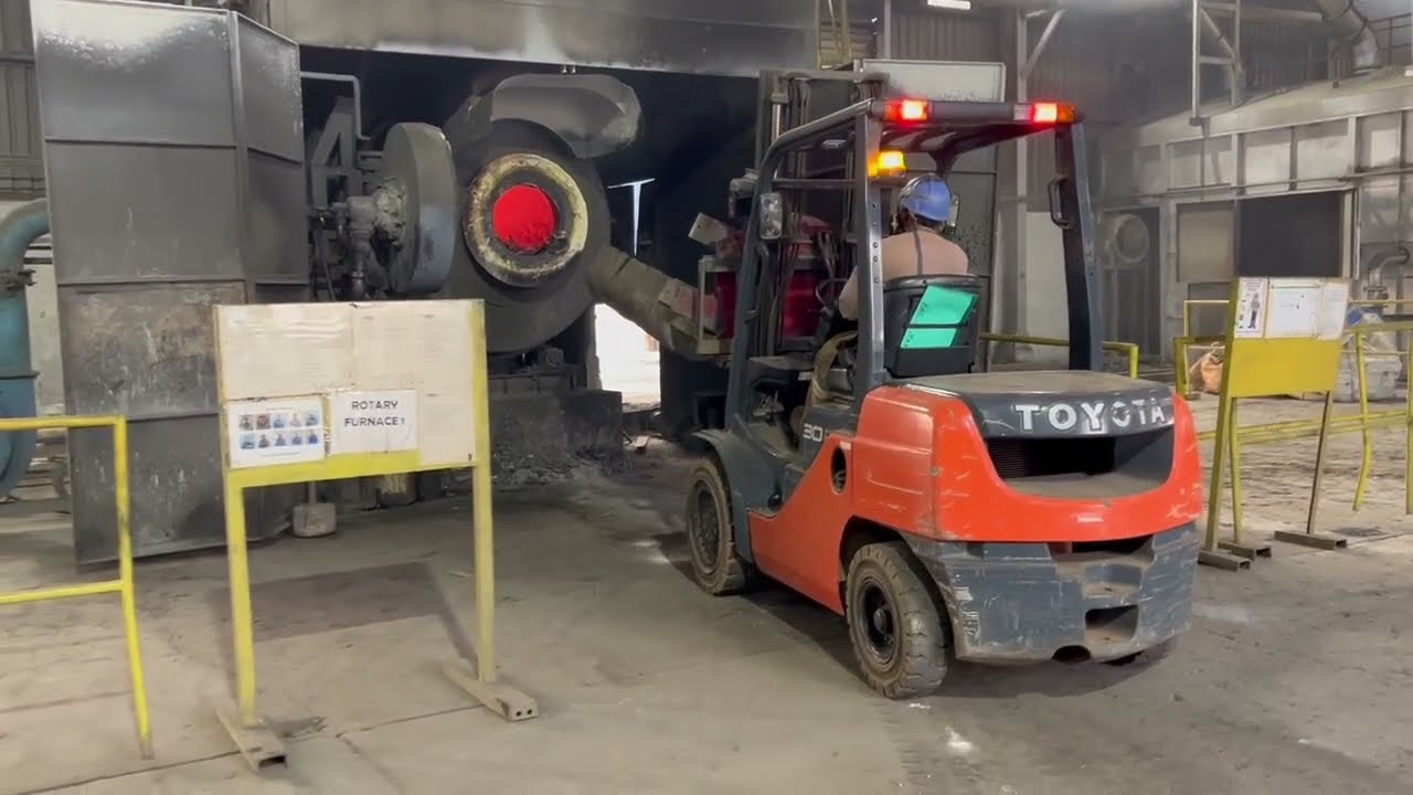 Feeding working for Lead melting rotary furnace|lime Stone |charcoal| iron chips |Lead melting