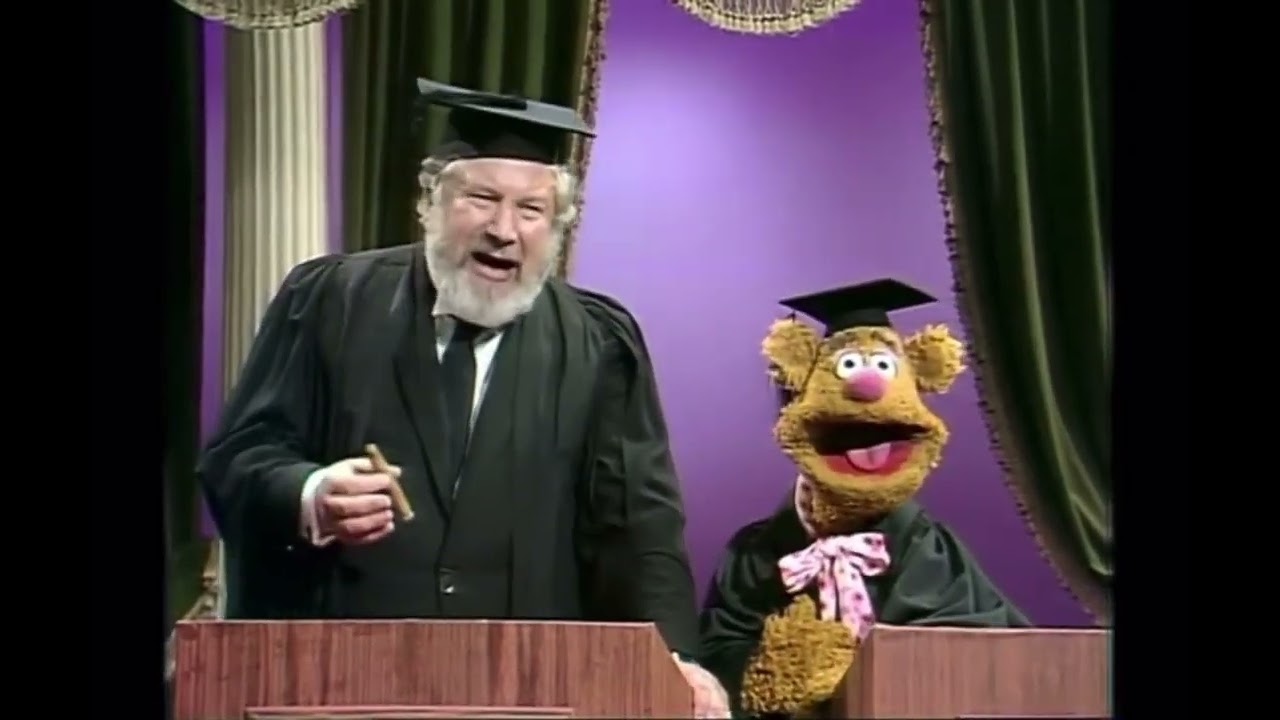 The Muppet Show - 112: Peter Ustinov - Peter and Fozzie&rsquo;s Lecture (1976)
