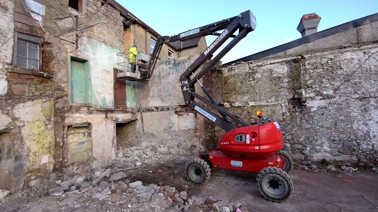 Kellys Point Hire - Manitou 160 ATJ 51ft Boom Lift in action
