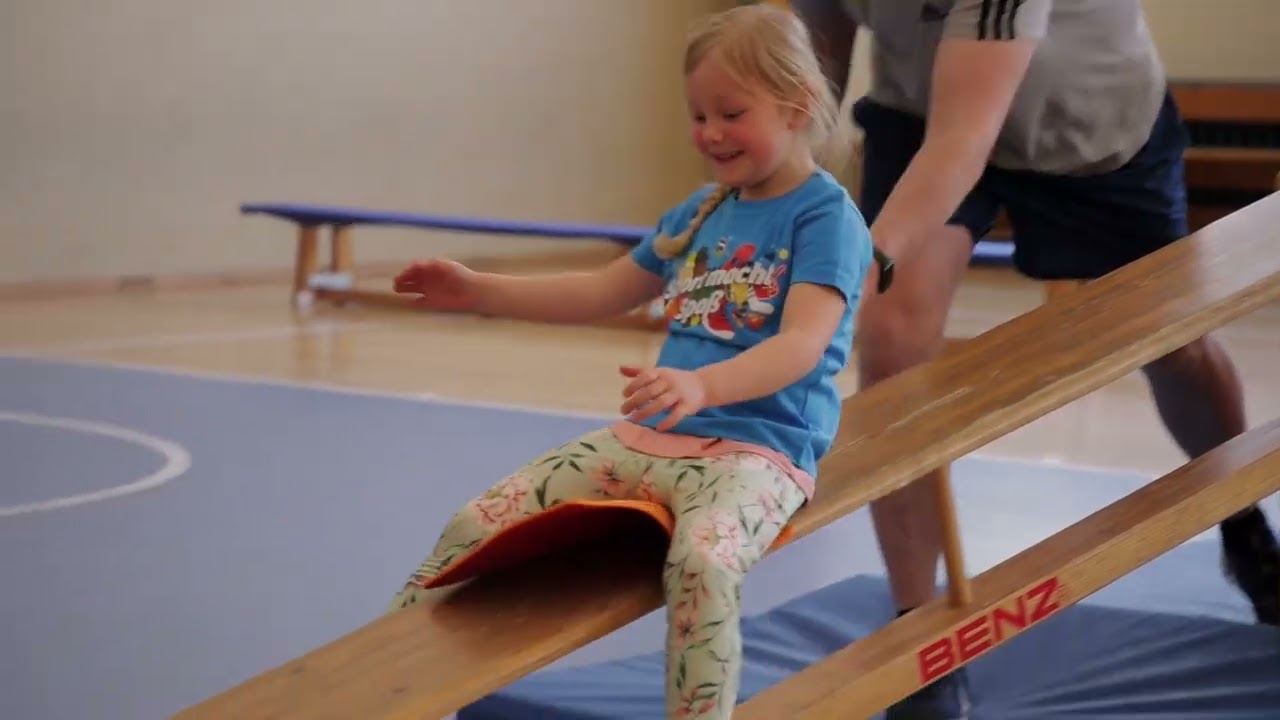 Rutschen und Ziehen: Bewegungsparcours für kräftige Kids | ALBAthek