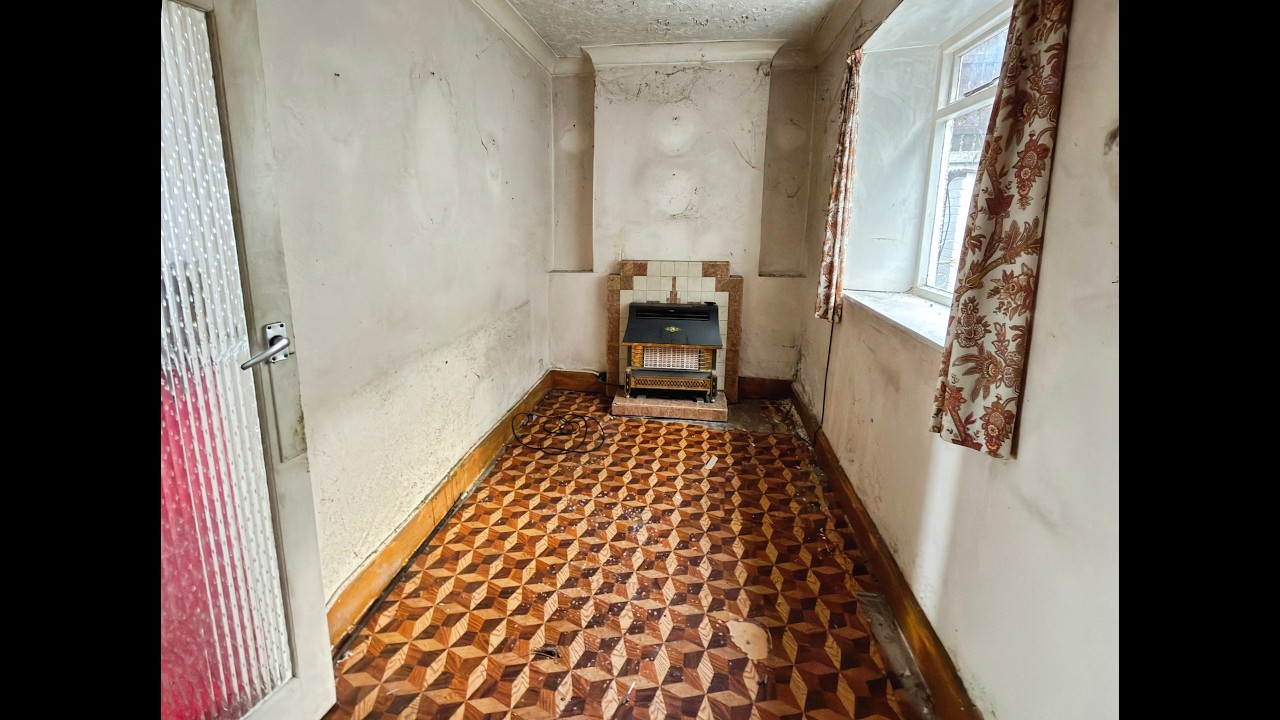 9 CRIMEA TERRACE, PENMAENMAWR