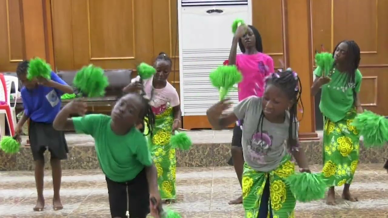 Tala mpela des cadettes  dans les pas de cette fin 2023 au siège de Liloba à Libreville / Gabon.