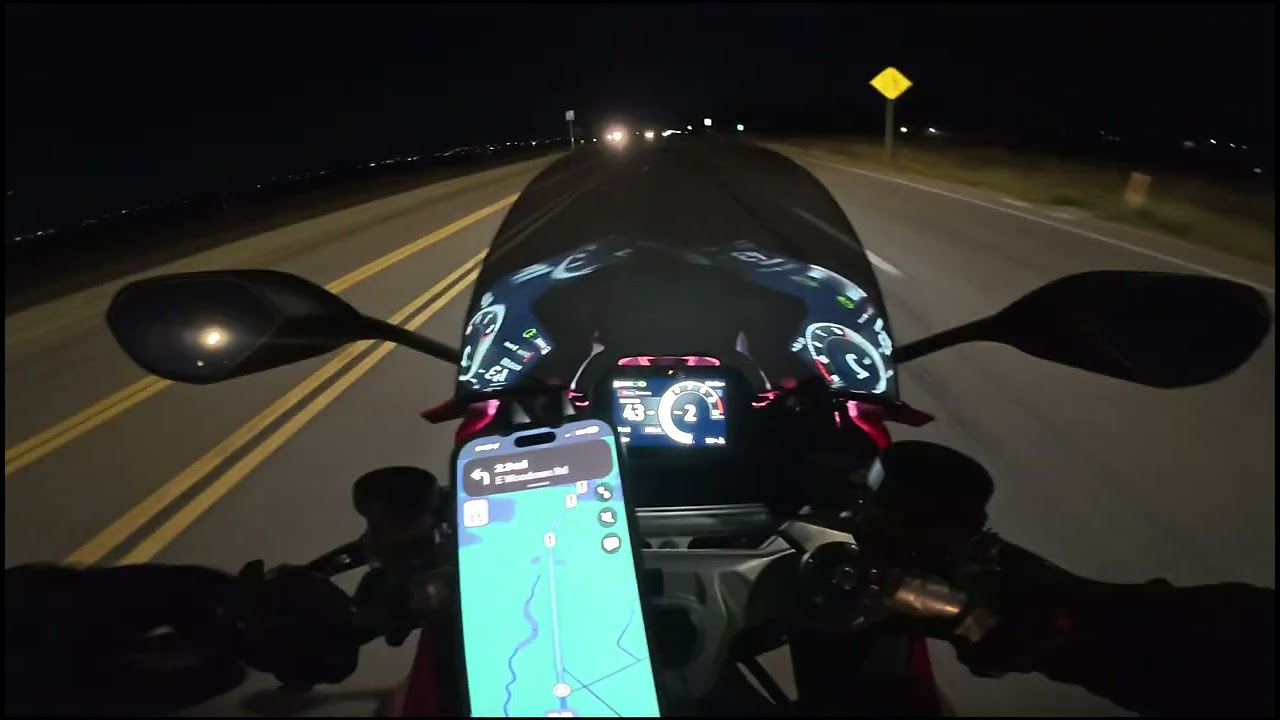 Ducati Panigale V2 S (2025) - Night rides with a tinted visor sheesh!