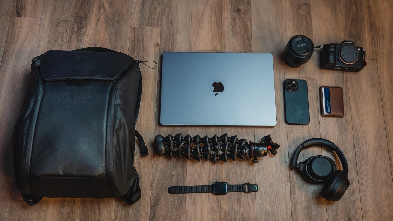What's in my TECH Travel Bag 2022