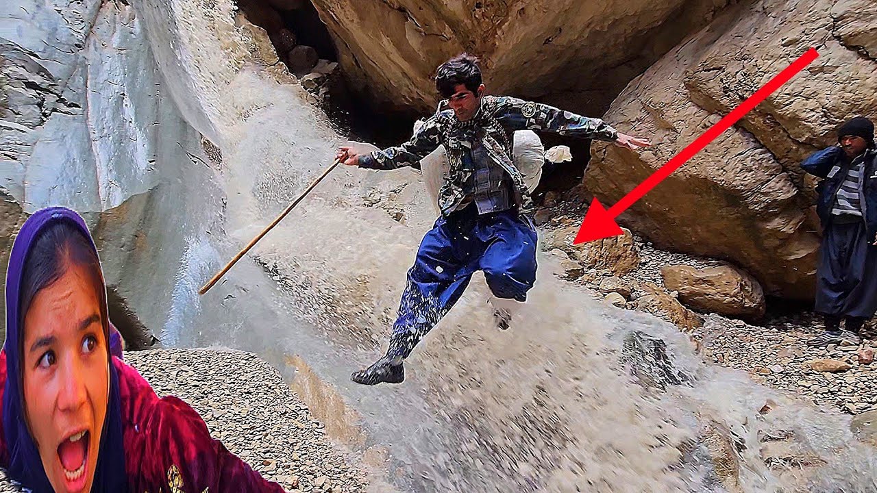 🚨Hojjat and Khosrow's deadly crossing of the flood | Nomadic life on the verge of destruction😱