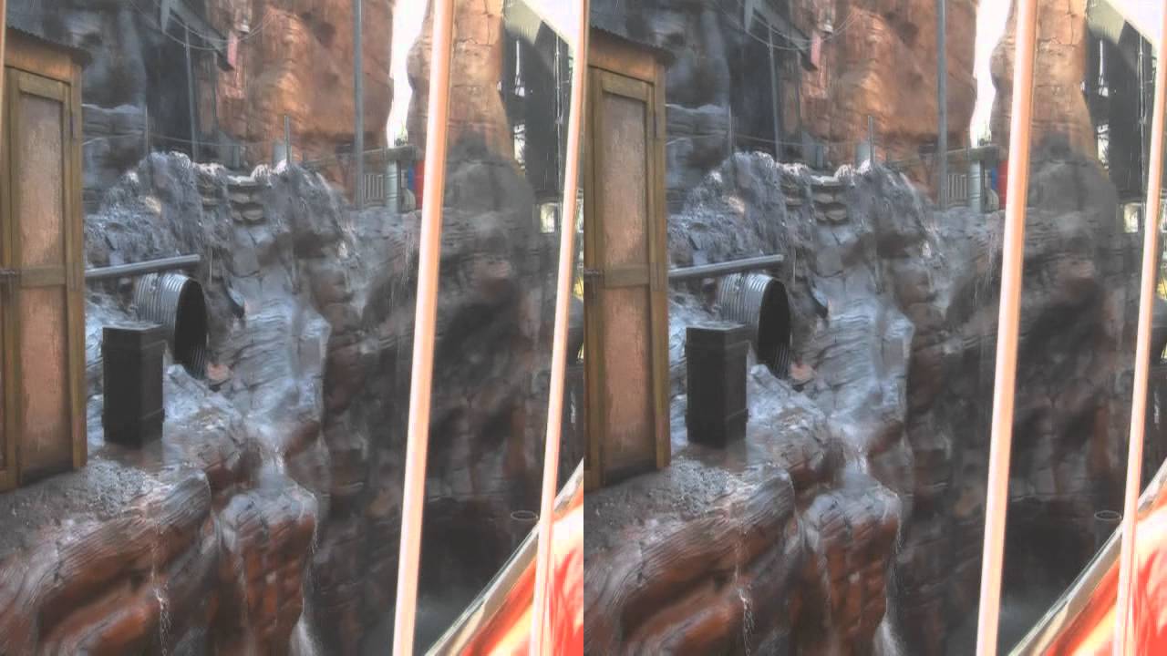 3D Studio Tram in Disneyland, Paris. Red/cyan glasses required.