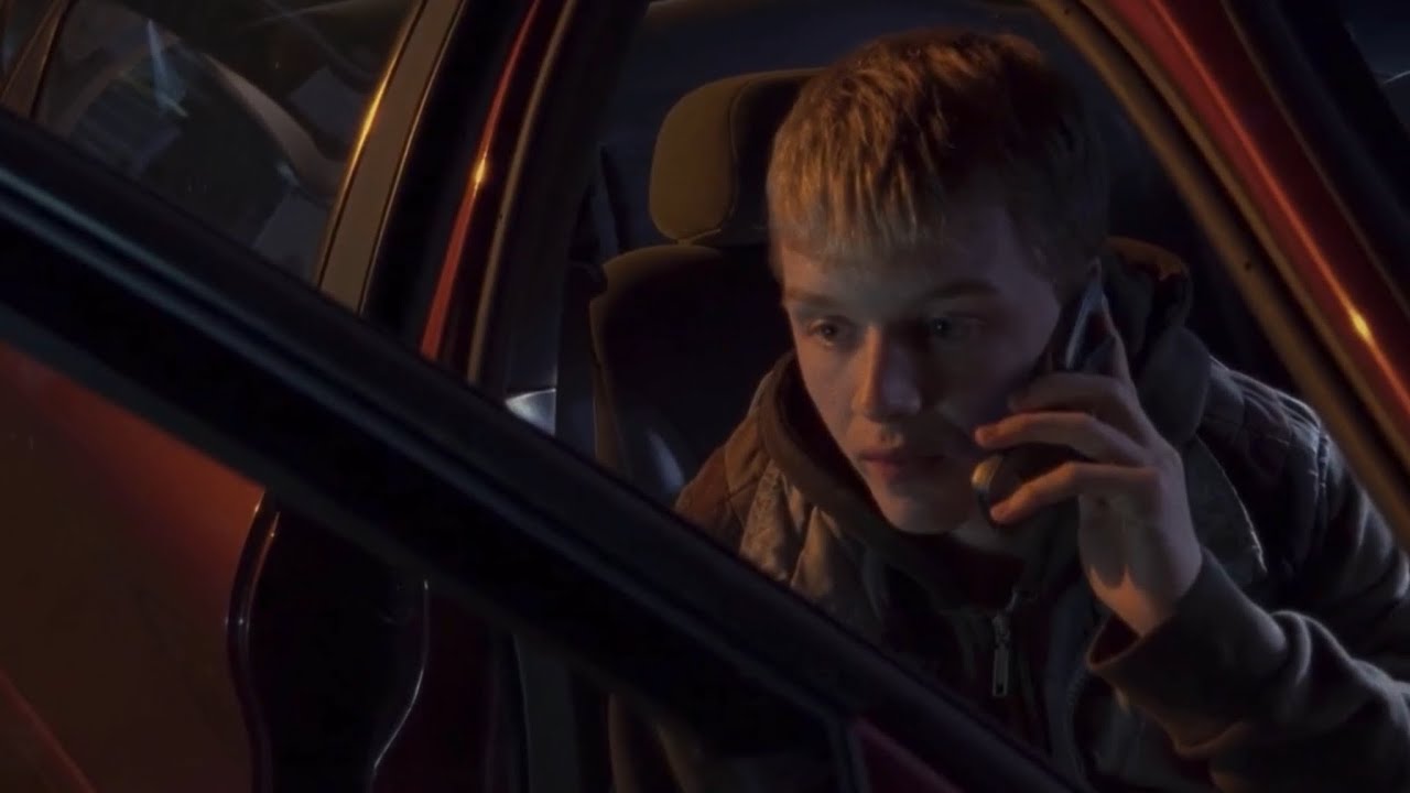 Noel Fisher/Cael Malloy - The Riches 1x01 &ldquo;Be There in 5&rdquo;