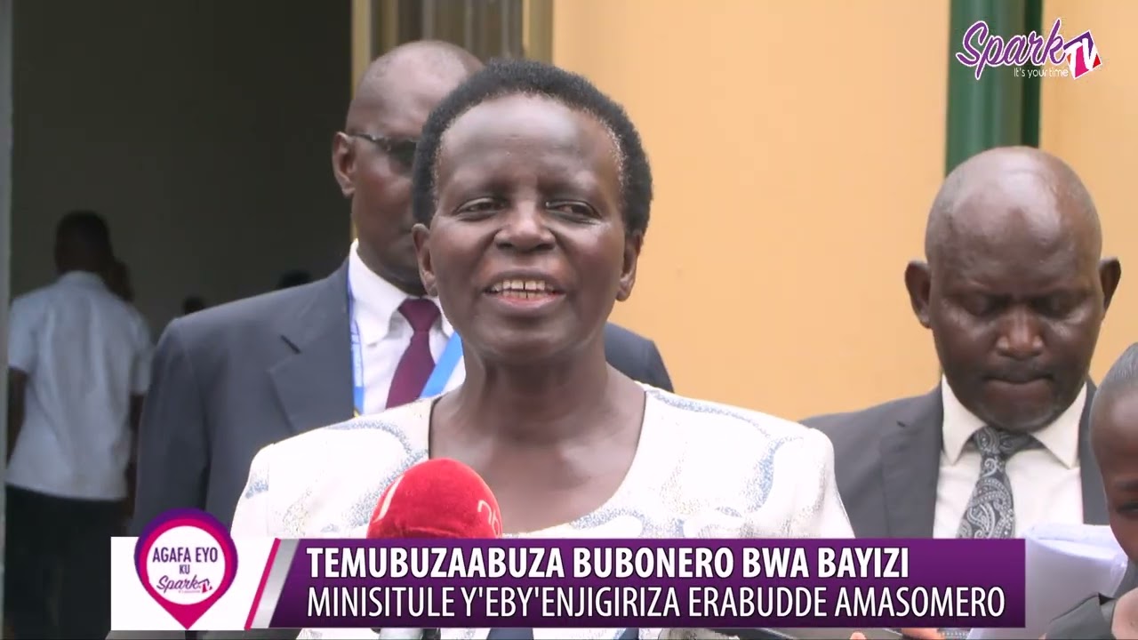 TEMUBUZAABUZA BUBONERO BWA BAYIZI: Minisitule y'eby'enjigiriza erabudde amasomero