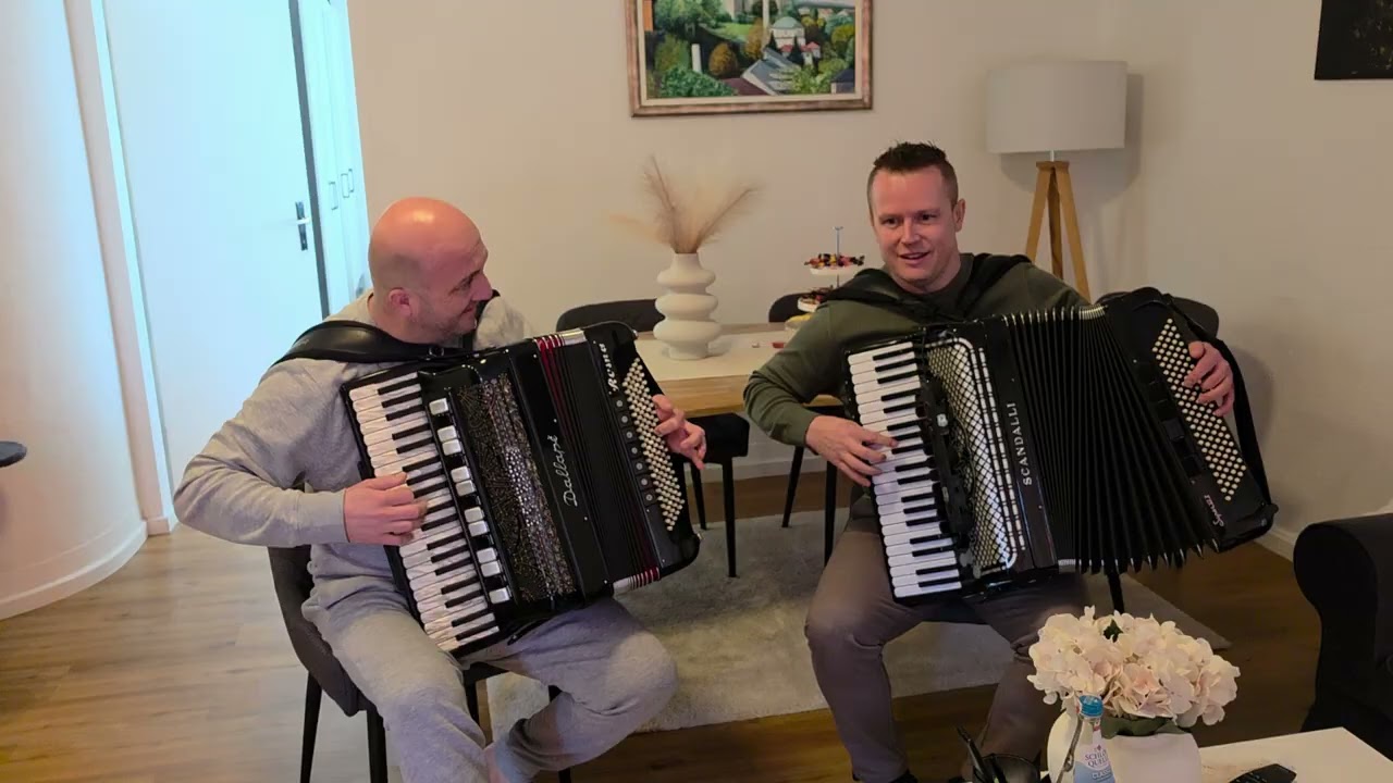 Ni&scaron;ta ljep&scaron;e kad dvije harmonike zasviraju Huso &Scaron;aldić i Edo Malić