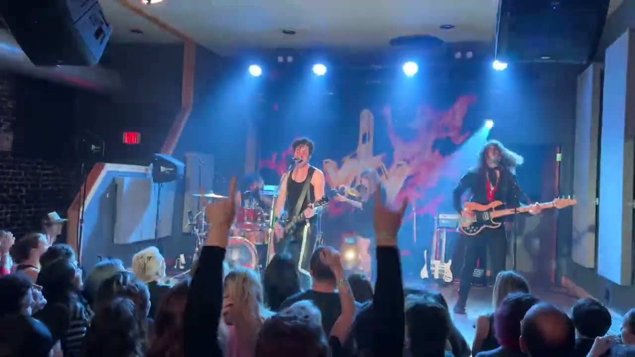 Des Rocs - Never Ending Moment (live @ Aisle 5 - Atlanta, GA 11/14/23)
