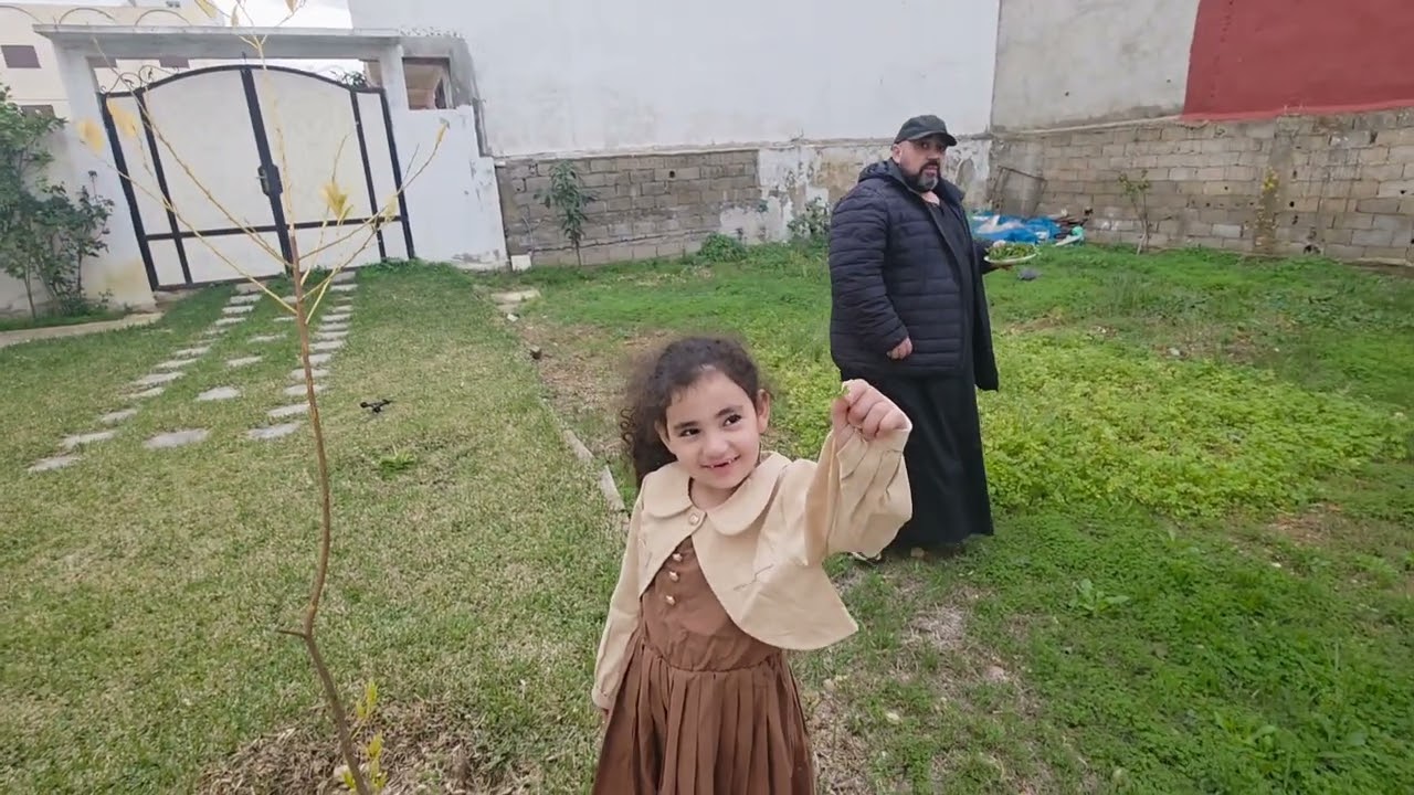 سنحضر بعض الشاي اللذيذ من النعناع الذي قطفناه من حديقتنا الخاصة