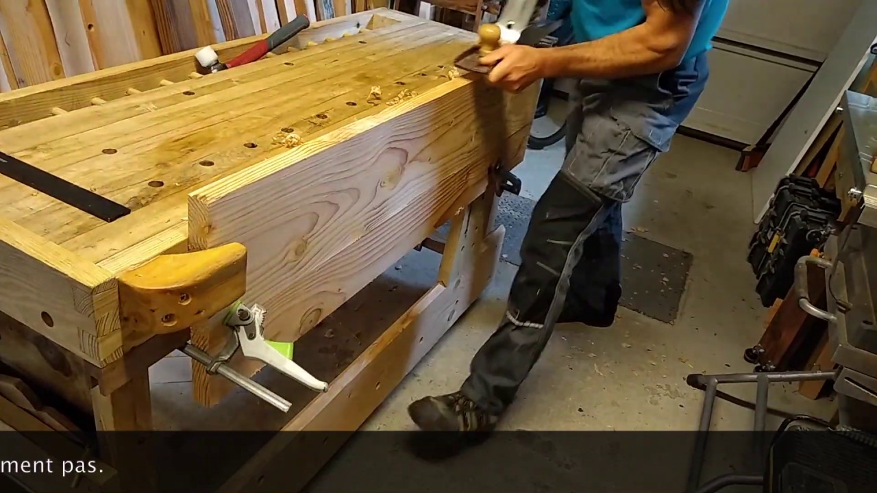 Etabli polyvalent pour le travail du bois à la main