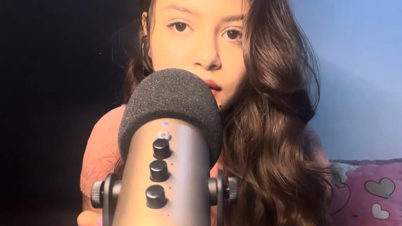ASMR, con susurros y triggers, cepillo facial y cepillo de ceja). ¡Relájate!
