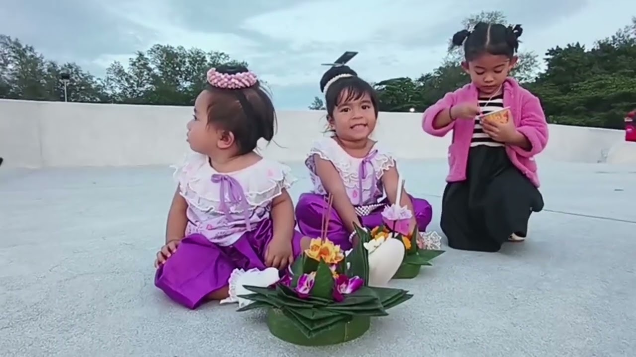 อนายสันติภาพ รามสูต / 5-11-68 ชาวเมืองสงขลาลอยกระทงลงทะเลสาบสงขลา
