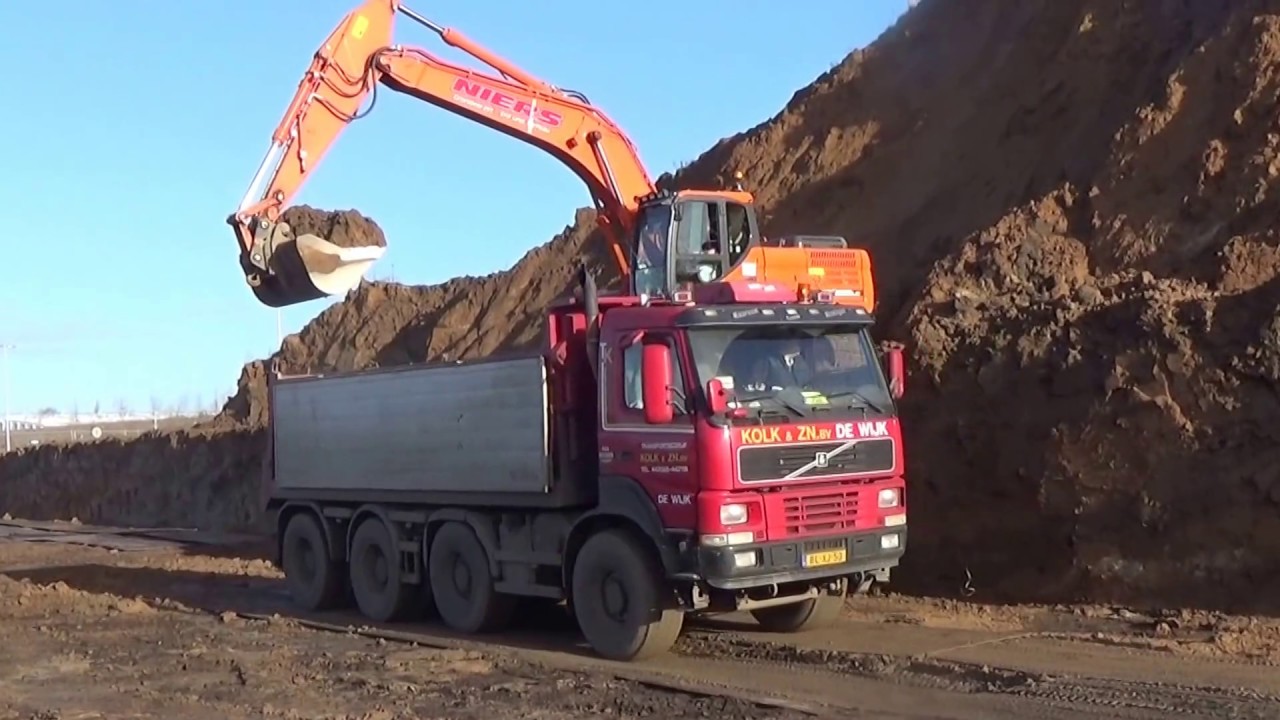 DOOSAN DX 255 LC GROND LADEN NIERS WEITEVEEN