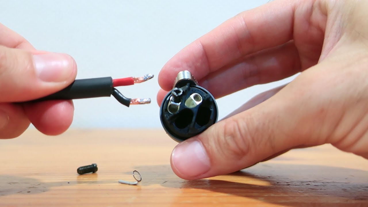 CONECTOR SPEAKON y CABLE DE ALTAVOCES - 3. SOLDADURA DE LAS PUNTAS DEL CABLE DE ALTAVOZ