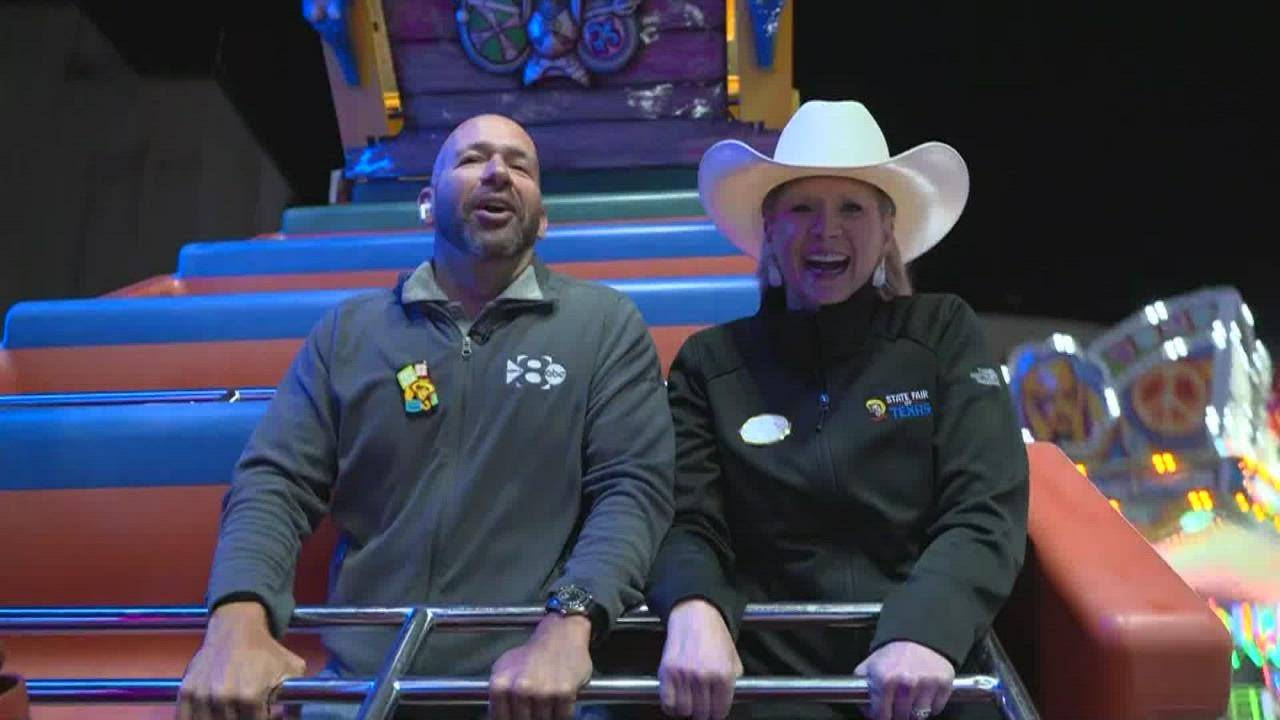 WFAA's Chris Sadeghi delivers live shot while riding pirate ship at State Fair of Texas