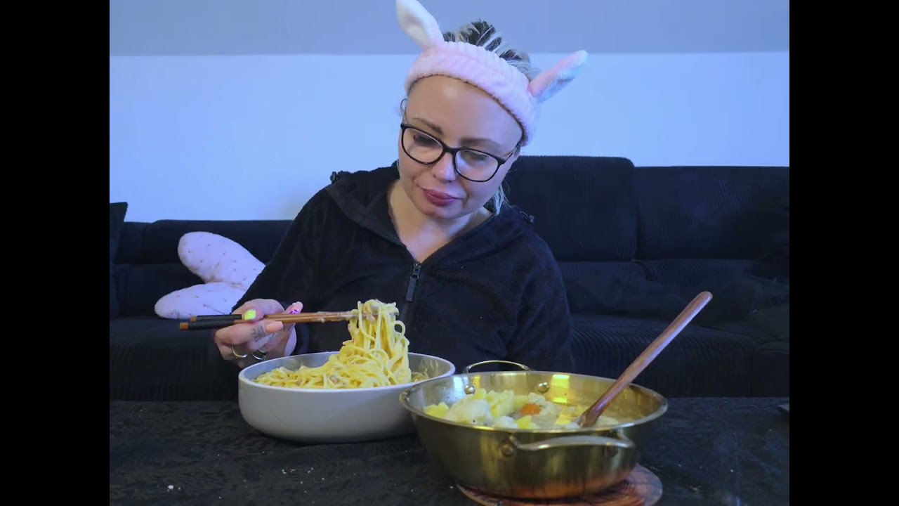 Carbonara noodles.  Mukbang 