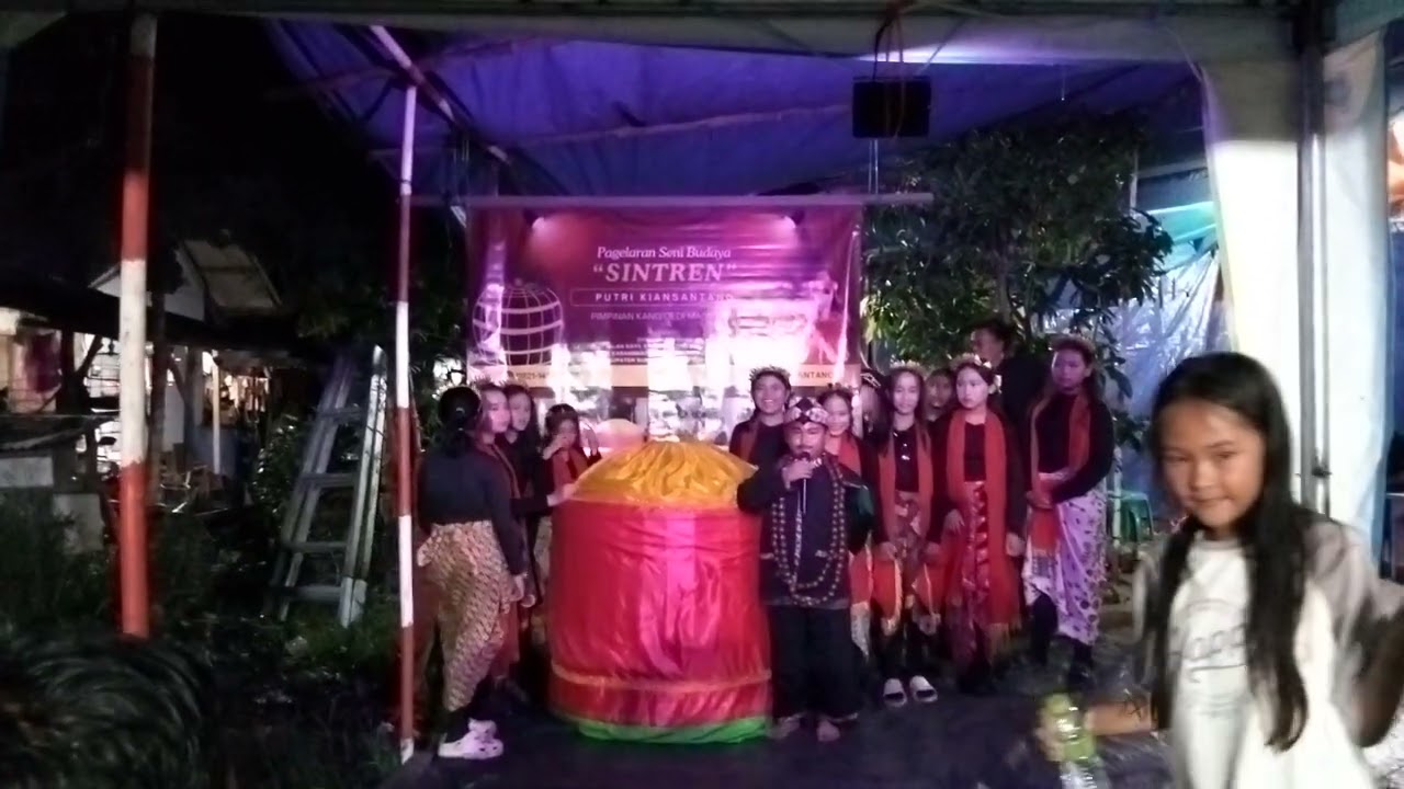 Sintren putri kiansantang dihajatnya Bpk Taka/Ibu milah sewo kulon