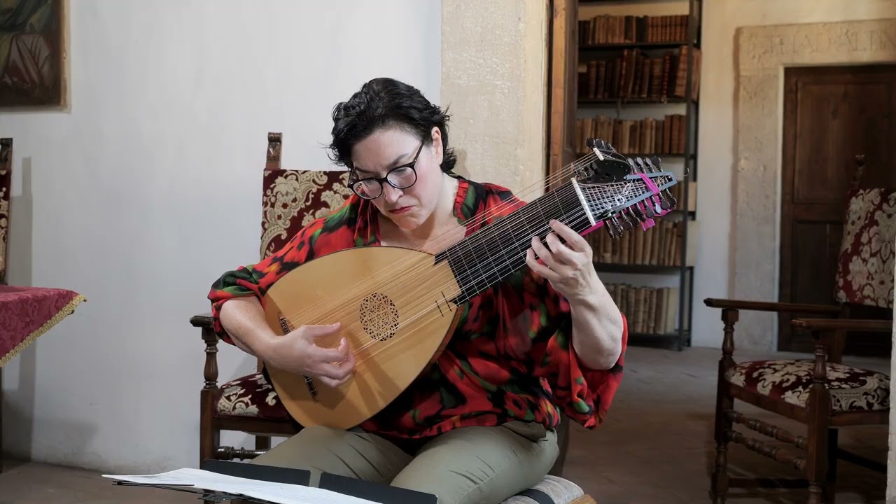 Sonata 48 in F sharp minor  by S. L. Weiss - Evangelina Mascardi lute