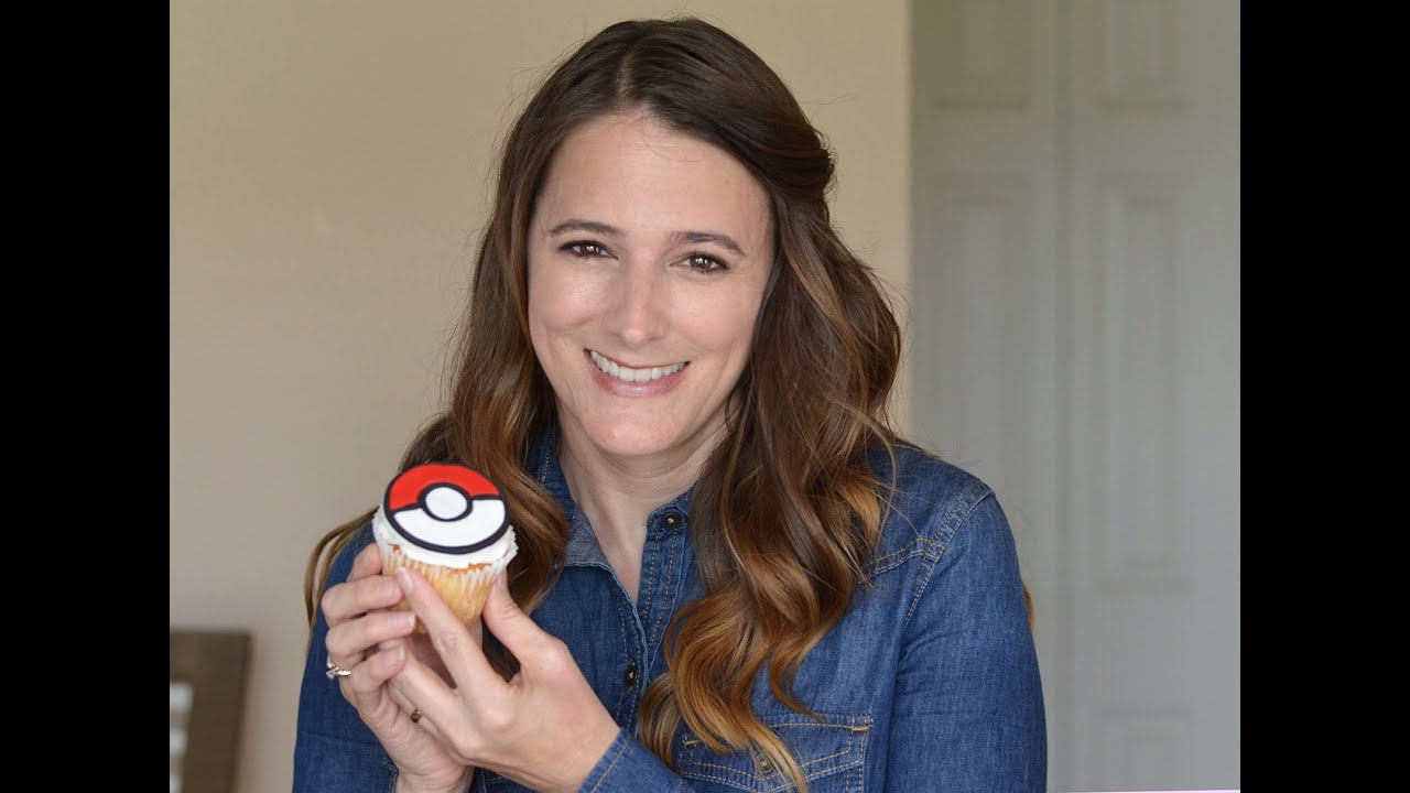 Pokemon Go - Pokeball Cupcake Topper Tutorial | Simply Dovie