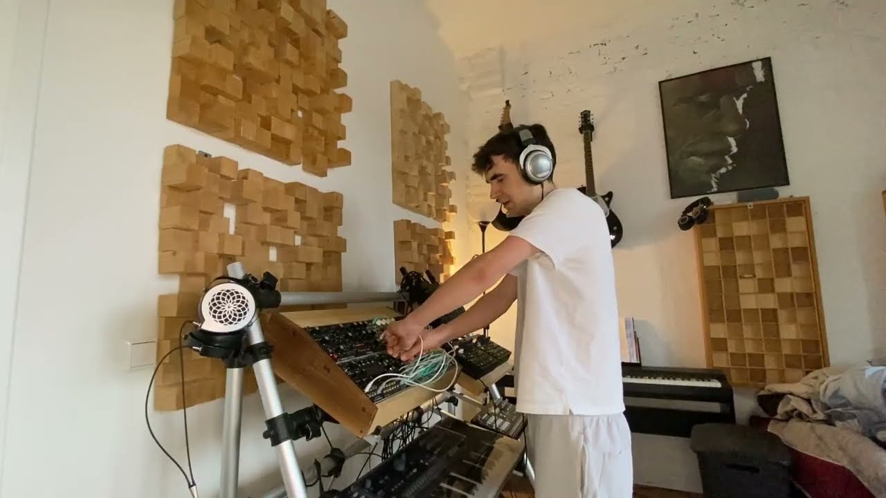 MODULAR MELODIC TECHNO - Groovy Melodic Modular Techno With Sweet Sounds - 115