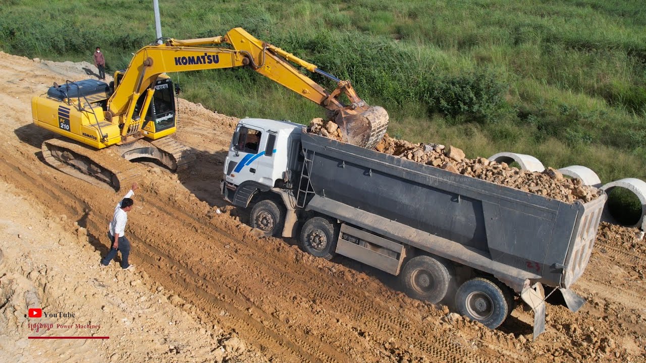 Extremely Excavator Getting Stuck In Pull Out Fails Of Carrying Land Dump Truck Hyundai