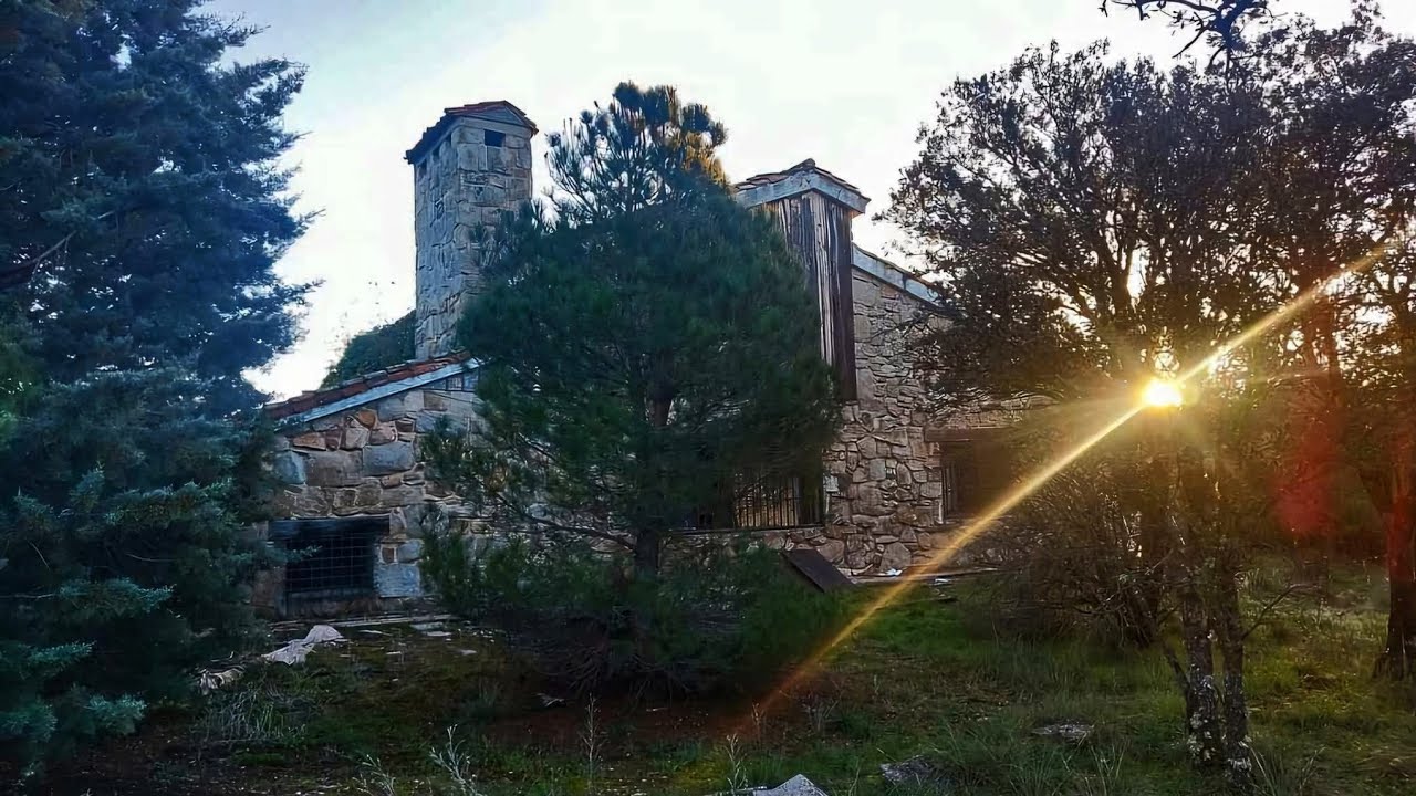 GRAN CASA ABANDONADA, se lo DEJARON TODO DENTRO. 