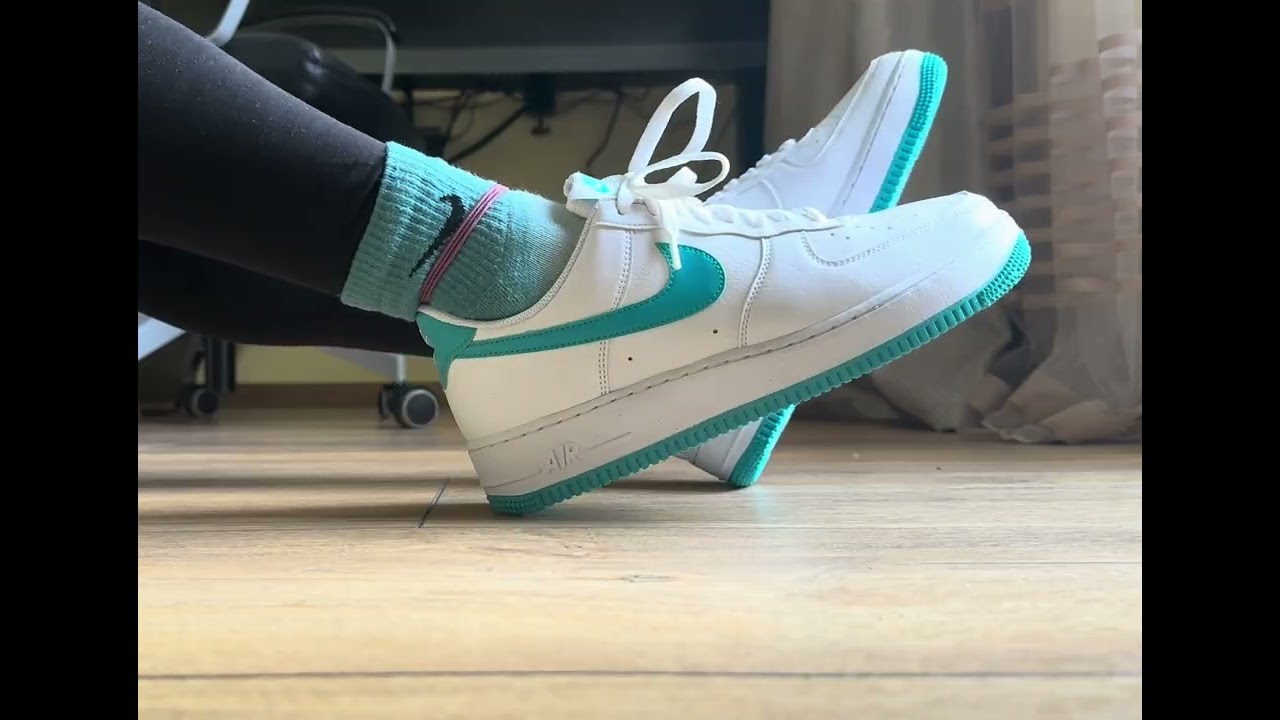 Nike Air Force 1 Sneakers Outfit With Black Leggings And Blue Nike Socks