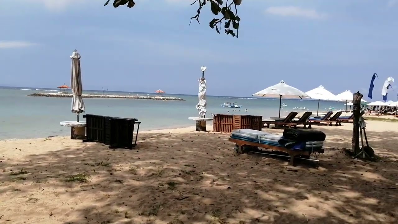 バリ島サヌールビーチ遊歩道でリラックス③