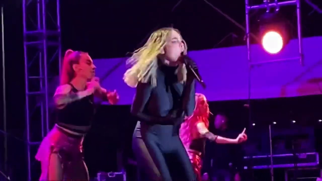 Belinda en Irapuato - Cabron