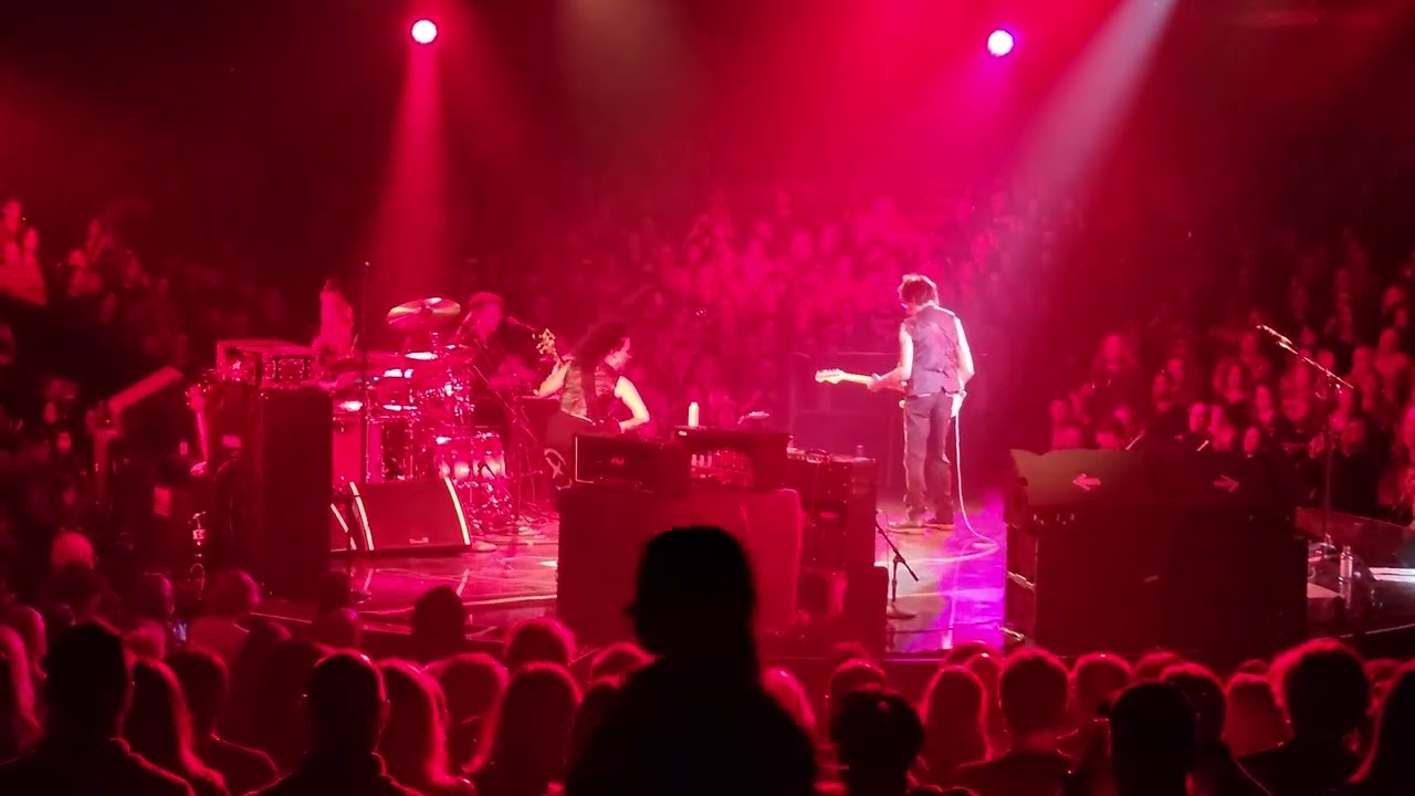 Jeff Beck playing Me and the devil blues.    Robert Johnson cover.