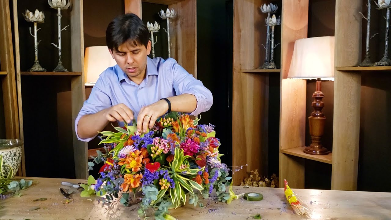 Passo-a-Passo de um arranjo de flores para mesa de convidados!