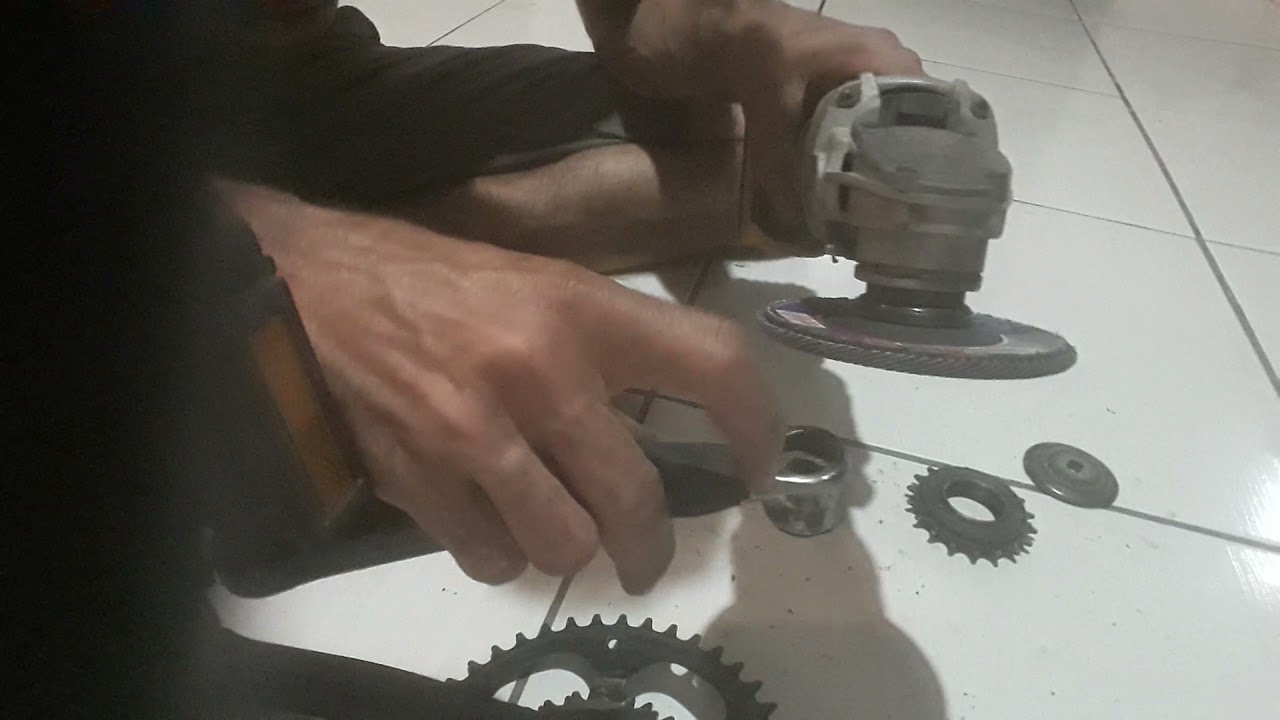 como fazer Pé de vela roda livre para bicicleta elétrica caseira.