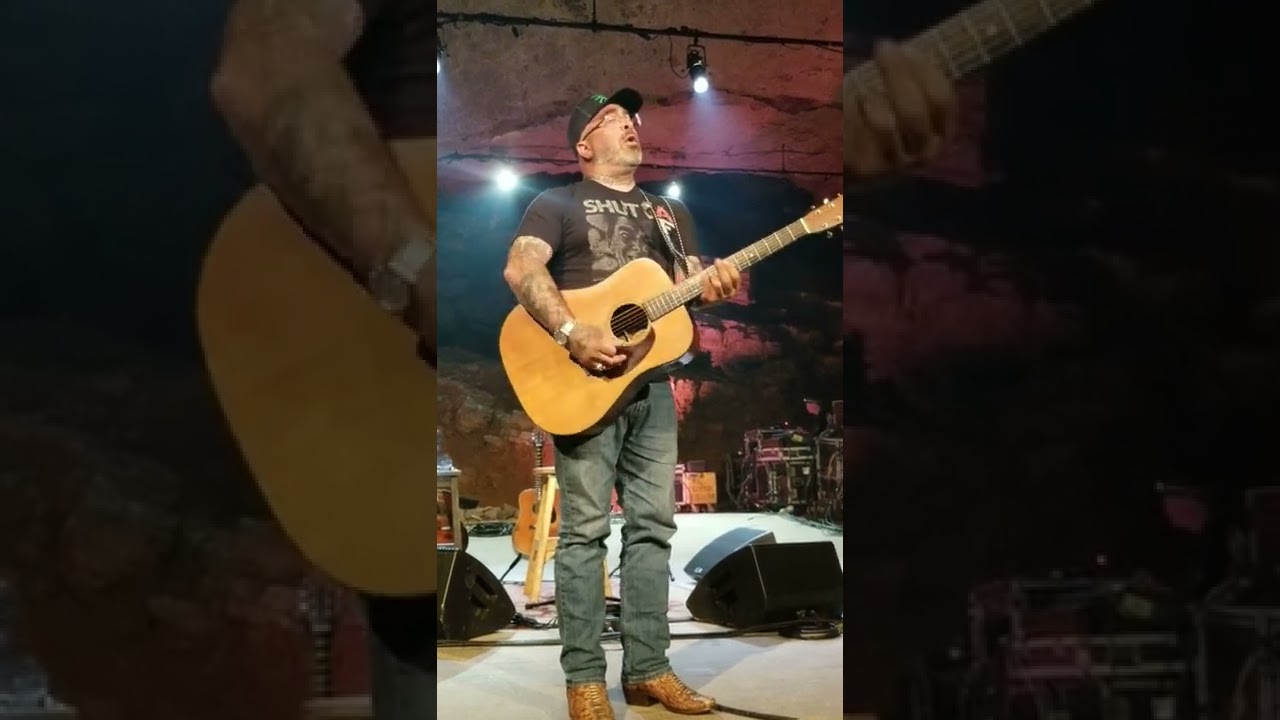Aaron Lewis - Intro - The Caverns, Pelham TN - April 3, 2022