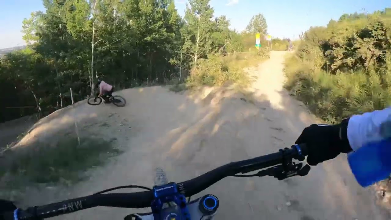 Range Rider MTB - Calgary - Winsport Bike Park - Meeting up with the Flannel Crew and Slaydies