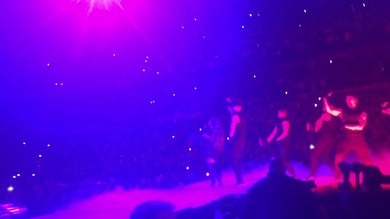 Ariana Grande Dangerous Woman Tour (Be Alright / Everyday / Bad Decisions / Let Me Love You )