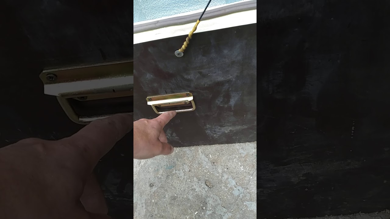 Холодильник переносной для рыбалки и отдыха на природе.