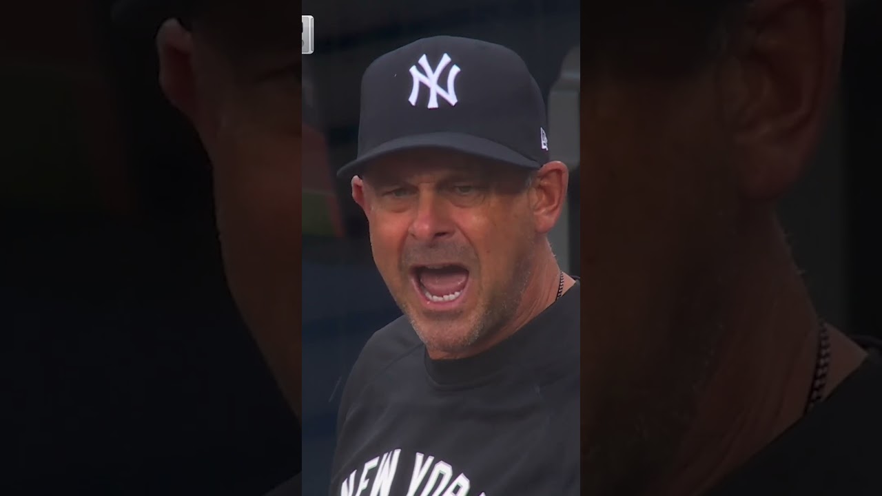 Manny Gonzalez apologized to Aaron Boone in-between innings after a strike call #mlb