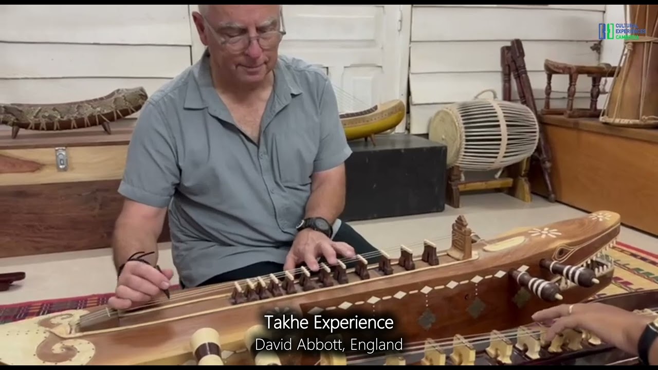 Ancient Melodies: David Abbott Experiences the Cambodian Takhe 🇰🇭🎸🇬🇧
