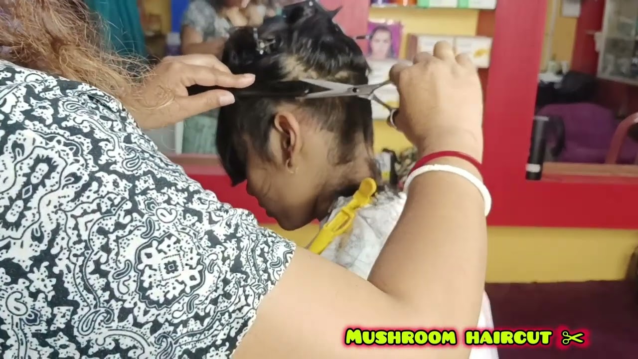 mushroom haircut ✂️ baby haircut 😱 haircut for girls #shortsfeed #youtubeshorts #viral