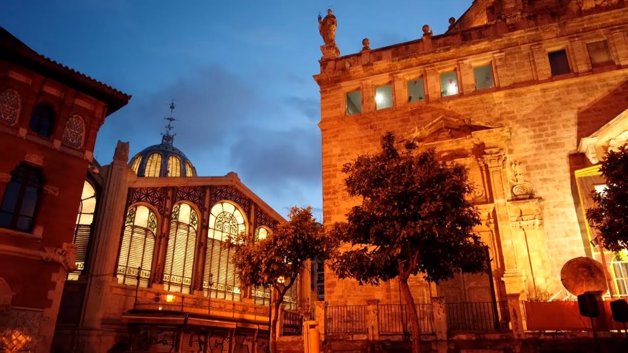 Time-Lapse Video - Early Evening Valencia, Spain - Historic Center