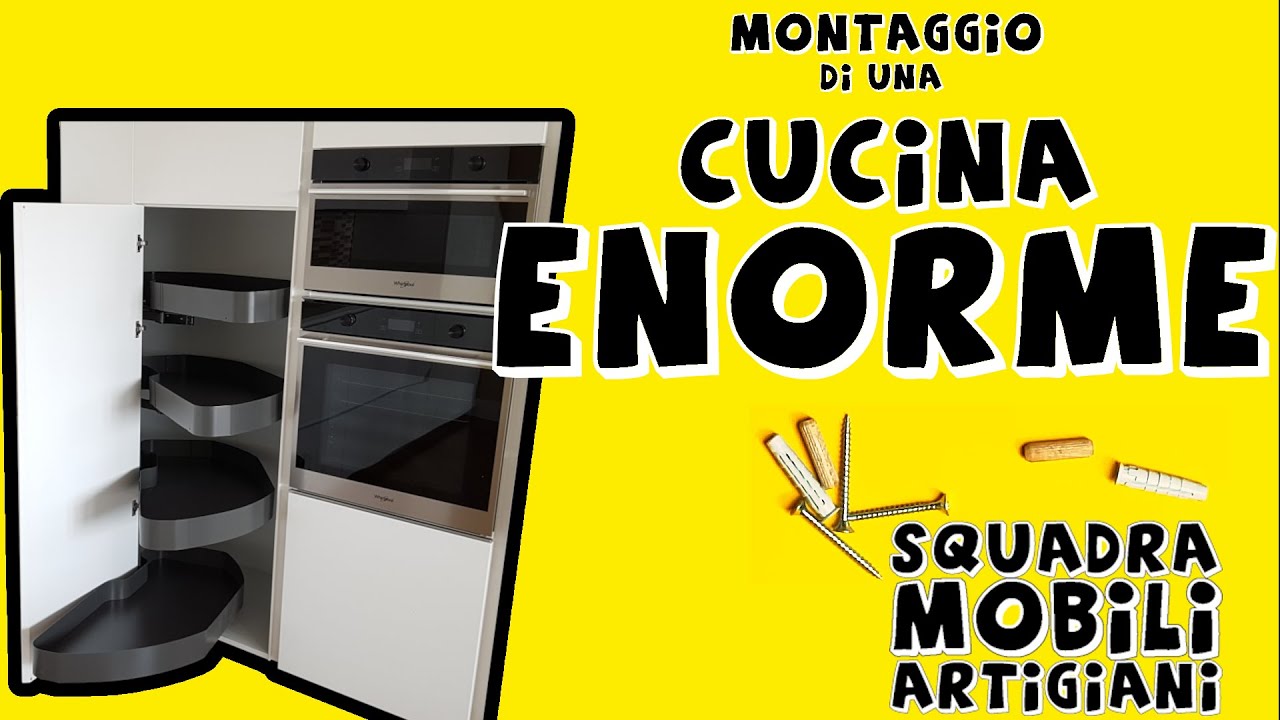 Montaggio di una cucina con colonna ad angolo in time-lapse