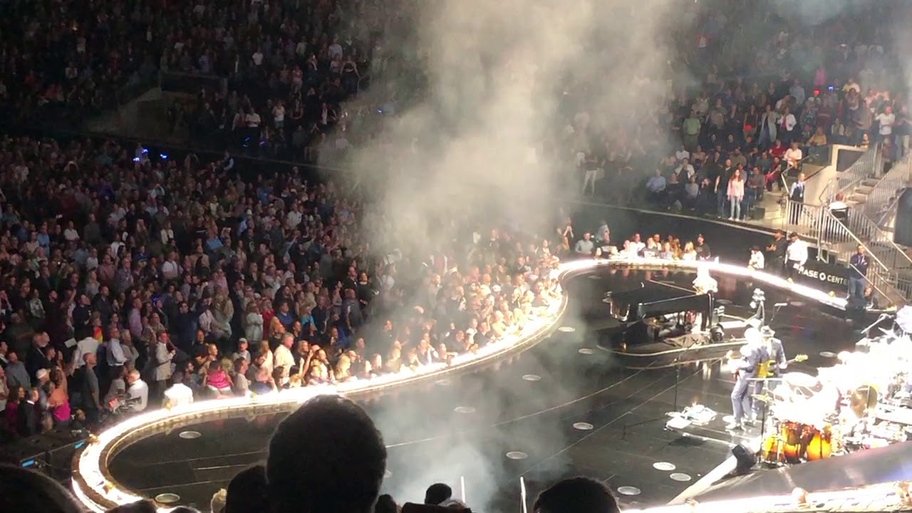 Elton John sings I'm Still Standing at the Chase Center in San Francisco 2019-09-15